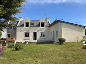 Maison bretonne traditionnelle en bord de Mer